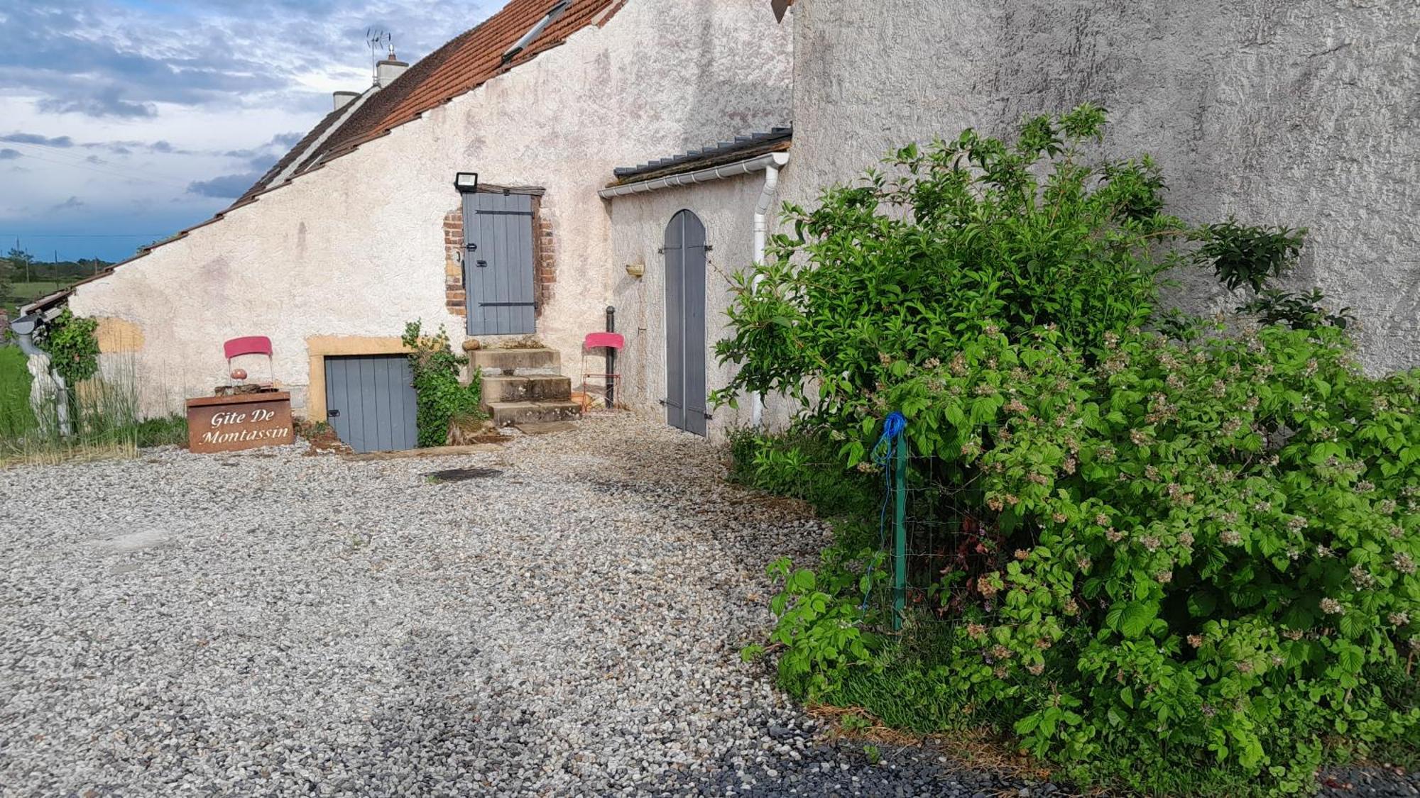 Petit Gite De Montassin La Motte-Saint-Jean Exterior photo